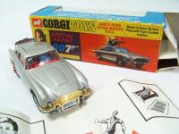 Picture Gallery for Corgi 270 James Bond Aston Martin