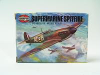 Picture Gallery for Airfix 61065 Supermarine Spitfire