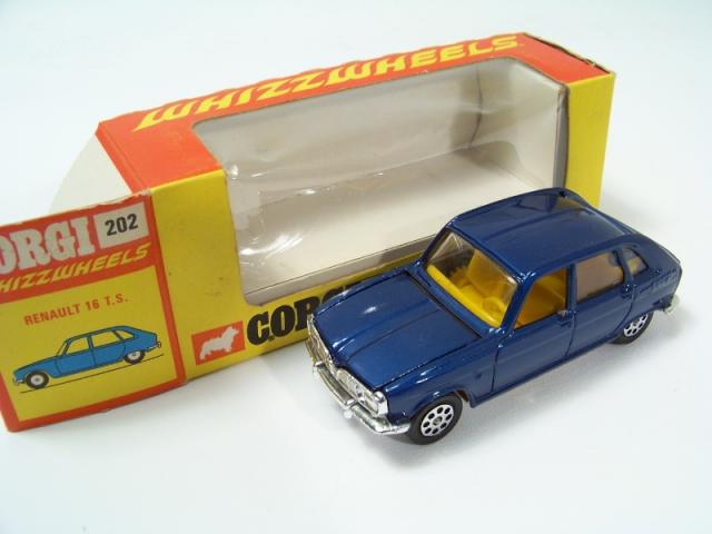 corgi renault 16