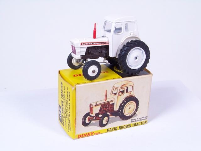 Dinky 305, David Brown Tractor - Free Price Guide & Review