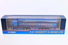 Picture Gallery for Corgi 59539 ERF Curtainside