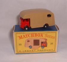 Matchbox 35a, E.R.F Marshall Horse Box - Free Price Guide & Review