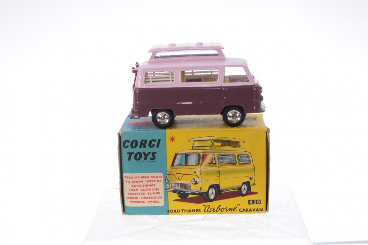 corgi toys ford thames caravan 420